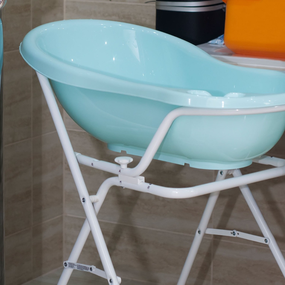 OKT Funny Farm Yellow Anatomic Baby Bath - Sunny Apricot