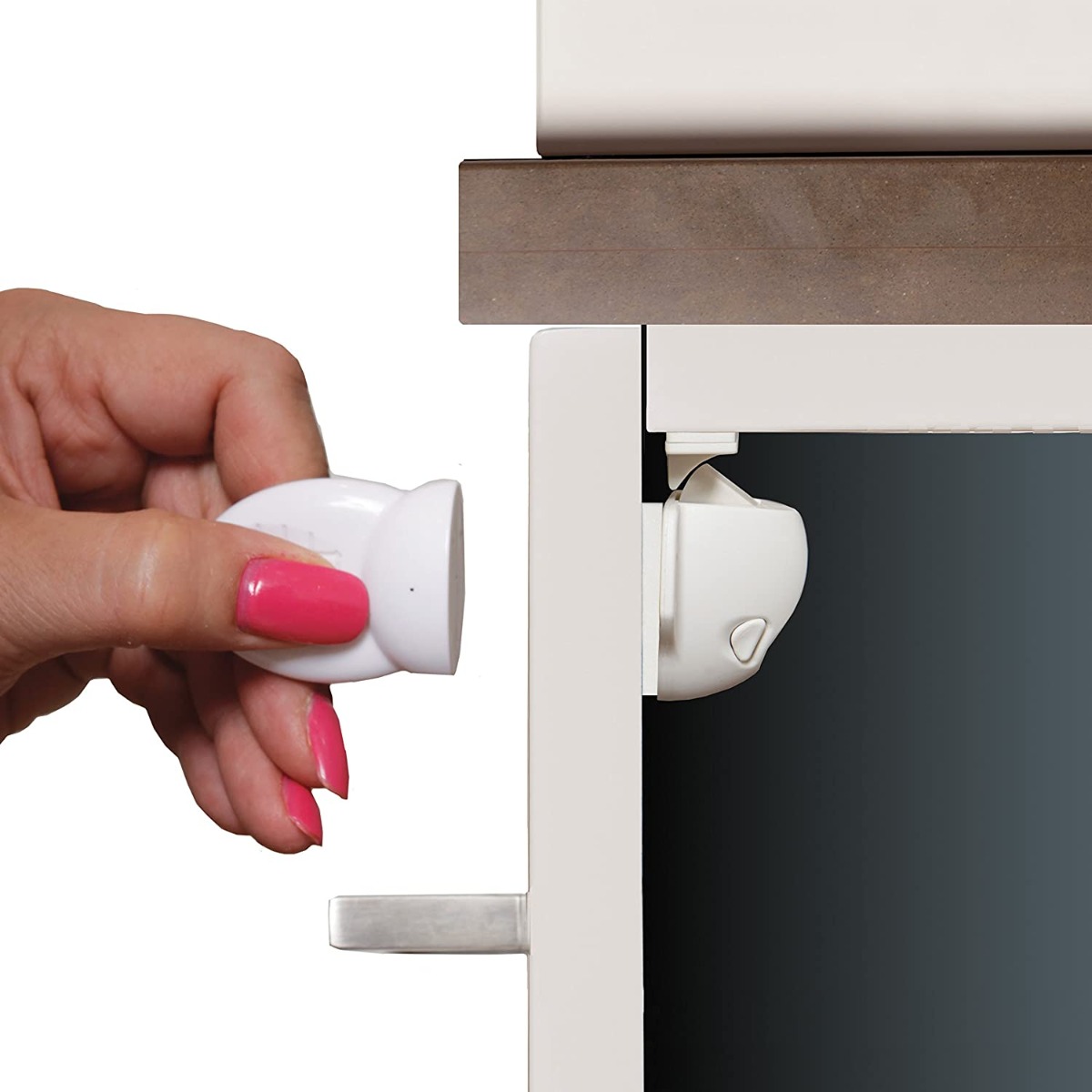 Dreambaby Adhesive Mag Locks - 8 Locks, 1 Key - White