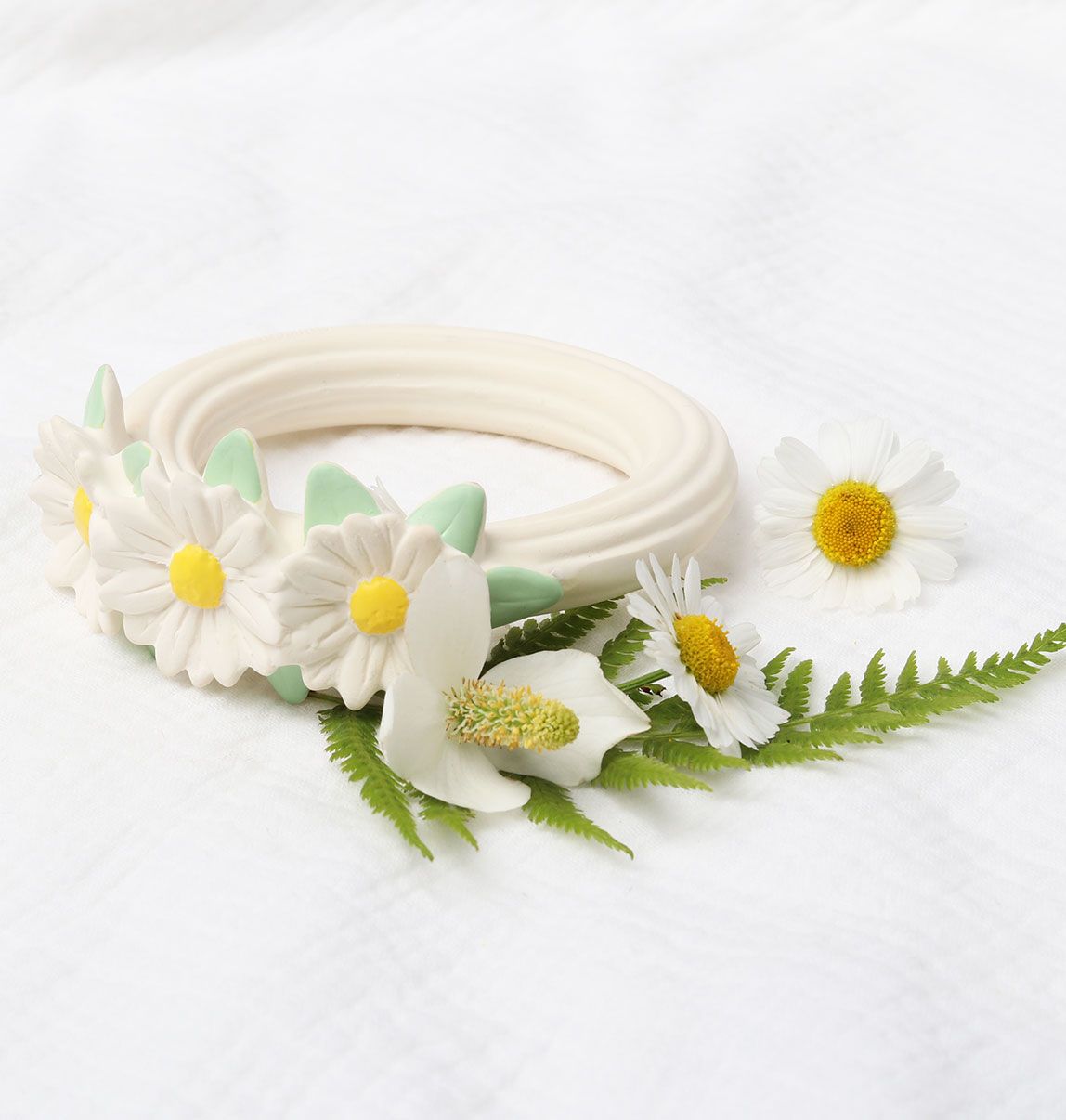 A Little Lovely Company Teething Ring Daisy Chain