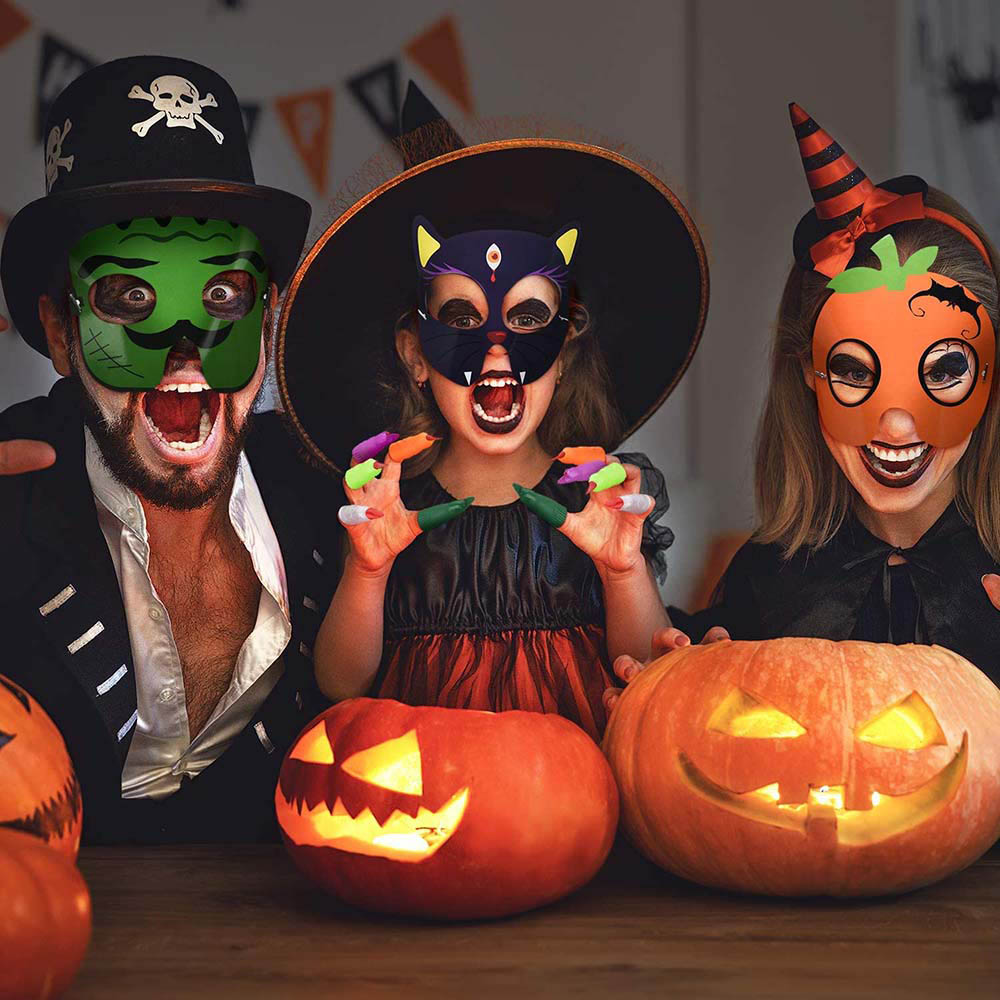 Brain Giggles - Halloween Mask Set With Witch Nails - 60pcs