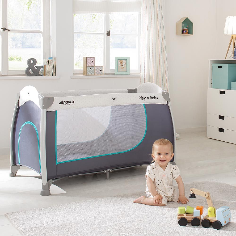 Hauck Hearts Play N Relax Travel Cot