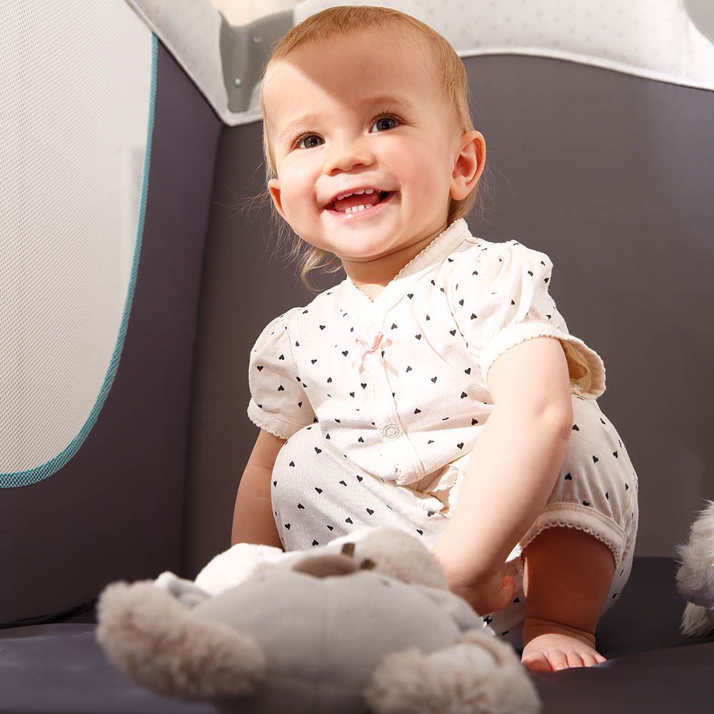 Hauck Hearts Play N Relax Travel Cot