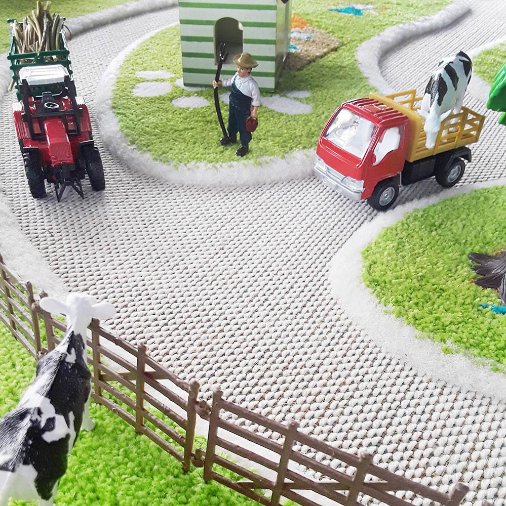 IVI - 3D Carpet Imaginative Play Mat - Farm Design (Medium Size)