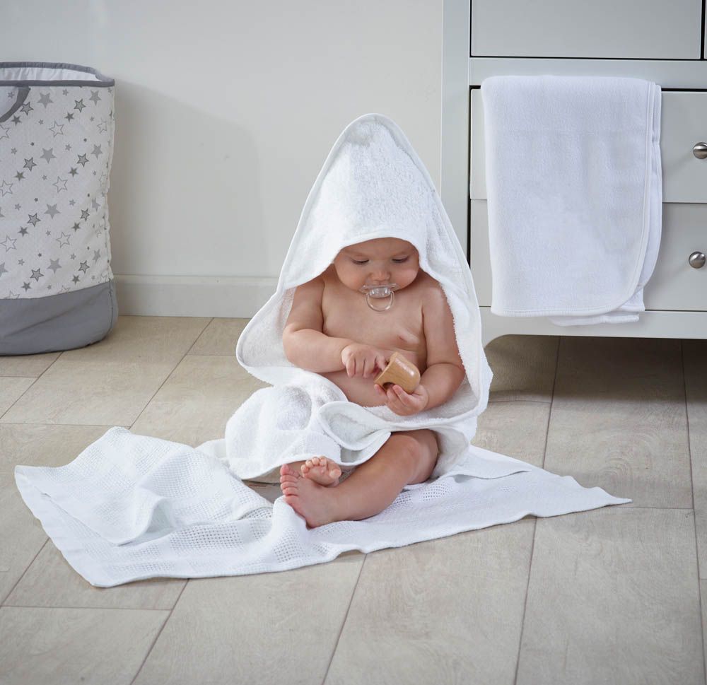 Kinder Valley - White Essentials Bundle 1 X Cellular 1 X Hooded Towel 1 X Fleece