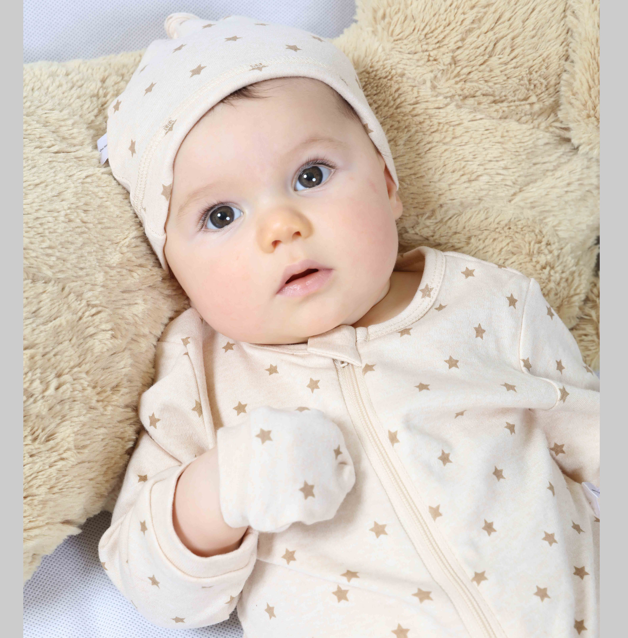Tickle Tickle Lil Sunset Organic Baby Gift Hamper - 0-9 Months