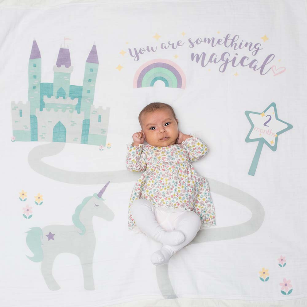 Lulujo - Baby's First Year Blanket & Cards Set - Something Magical