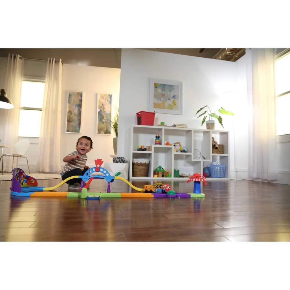 Oball - Go Grippers Grip, Launch & Roll Train