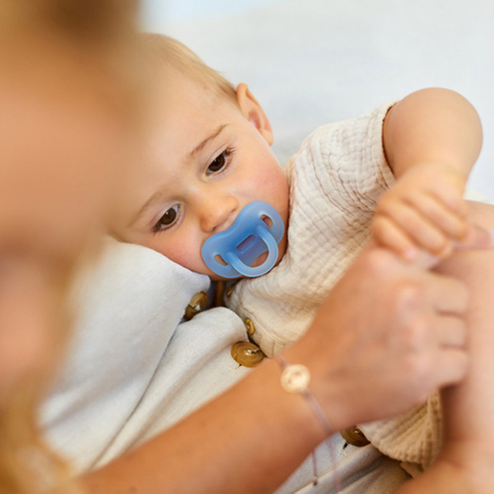 Suavinex - All Silicone Soother - 6-18M - Blue