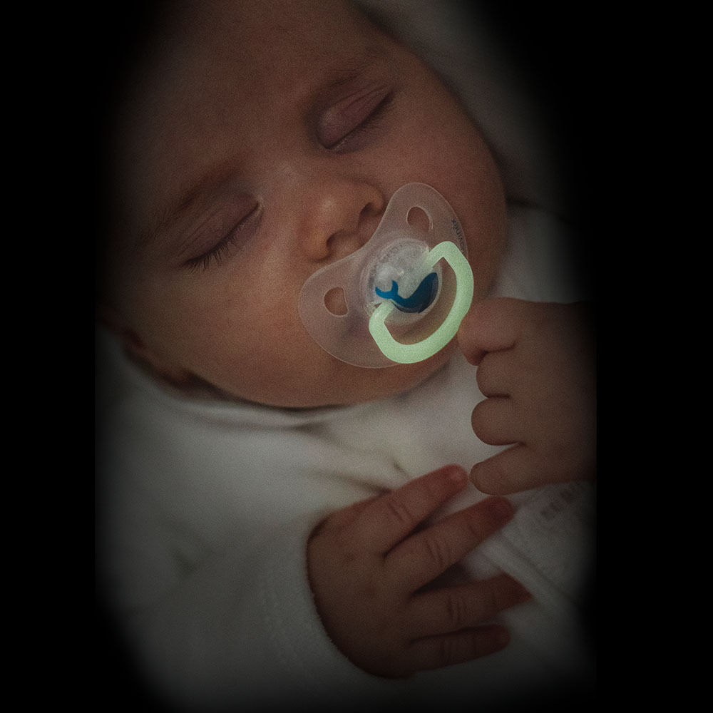 Suavinex - Silicone Night Soother - Pack of 2 - Whale