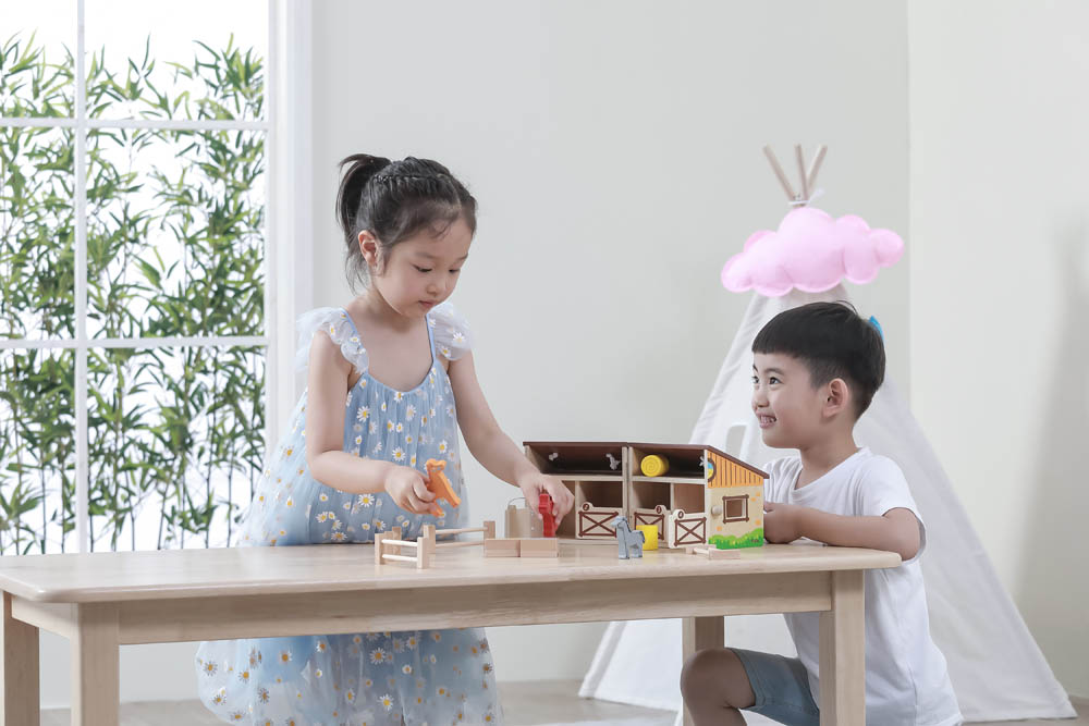 Viga - Portable Folding Stable
