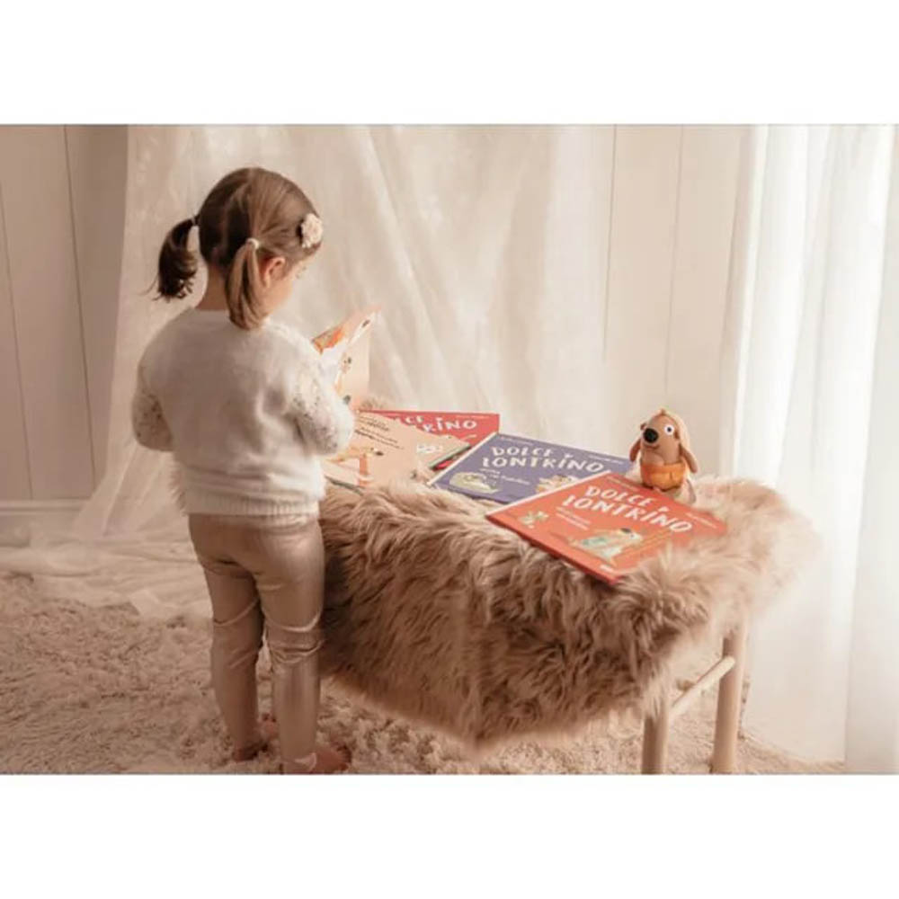 Sassi - Little Otter Cleans Up