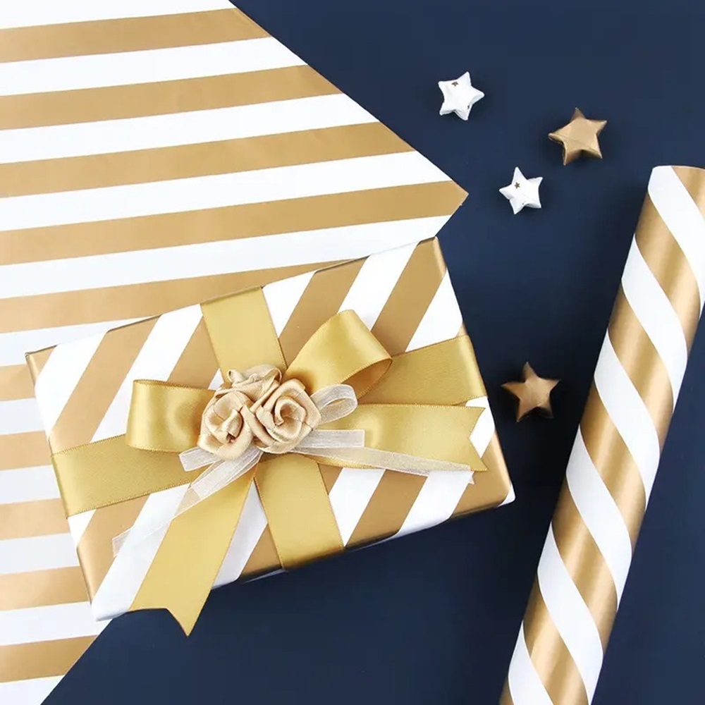 Highland - 4 Sheets Christmas Gift Wrapping Paper 50x71 CM