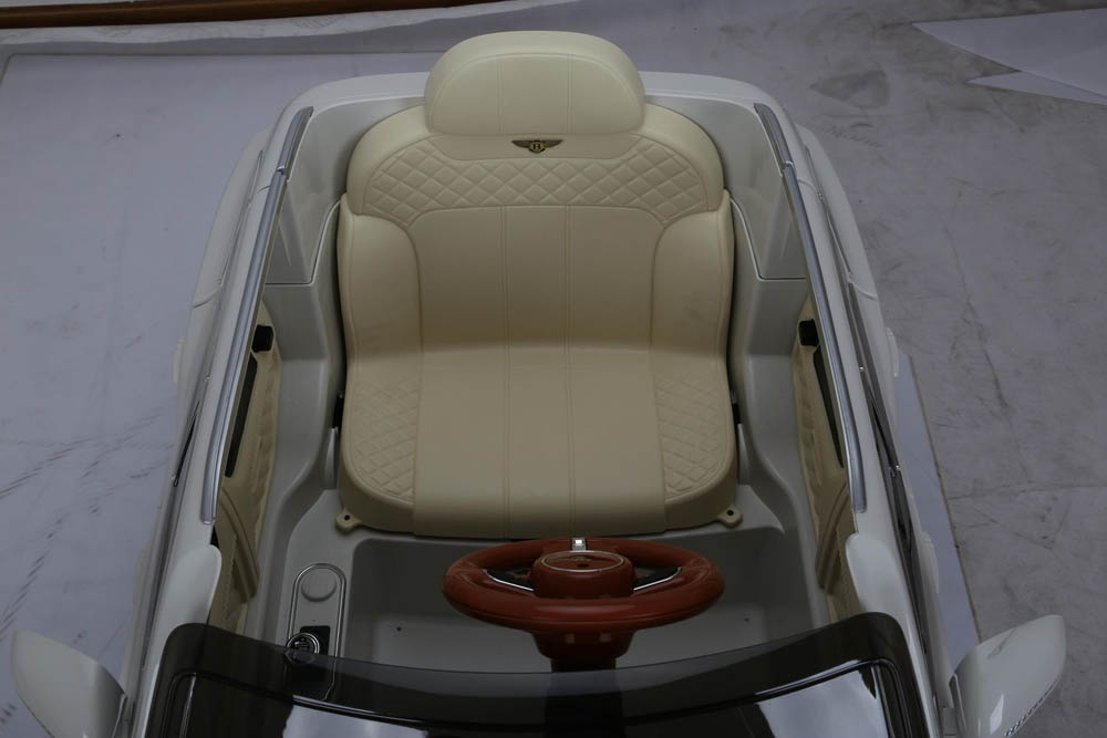 Megastar - Premium Licensed Rideon Bentley Bentayga 12V - Bronze