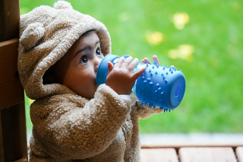 Melii - Spikey Water Bottle 17 Oz Blue