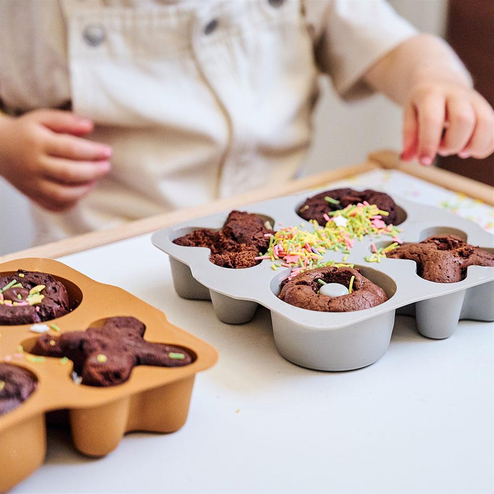 Minikoioi - XOXO Cake Silicone Mold 2pcs - Woody Brown/Powder Grey
