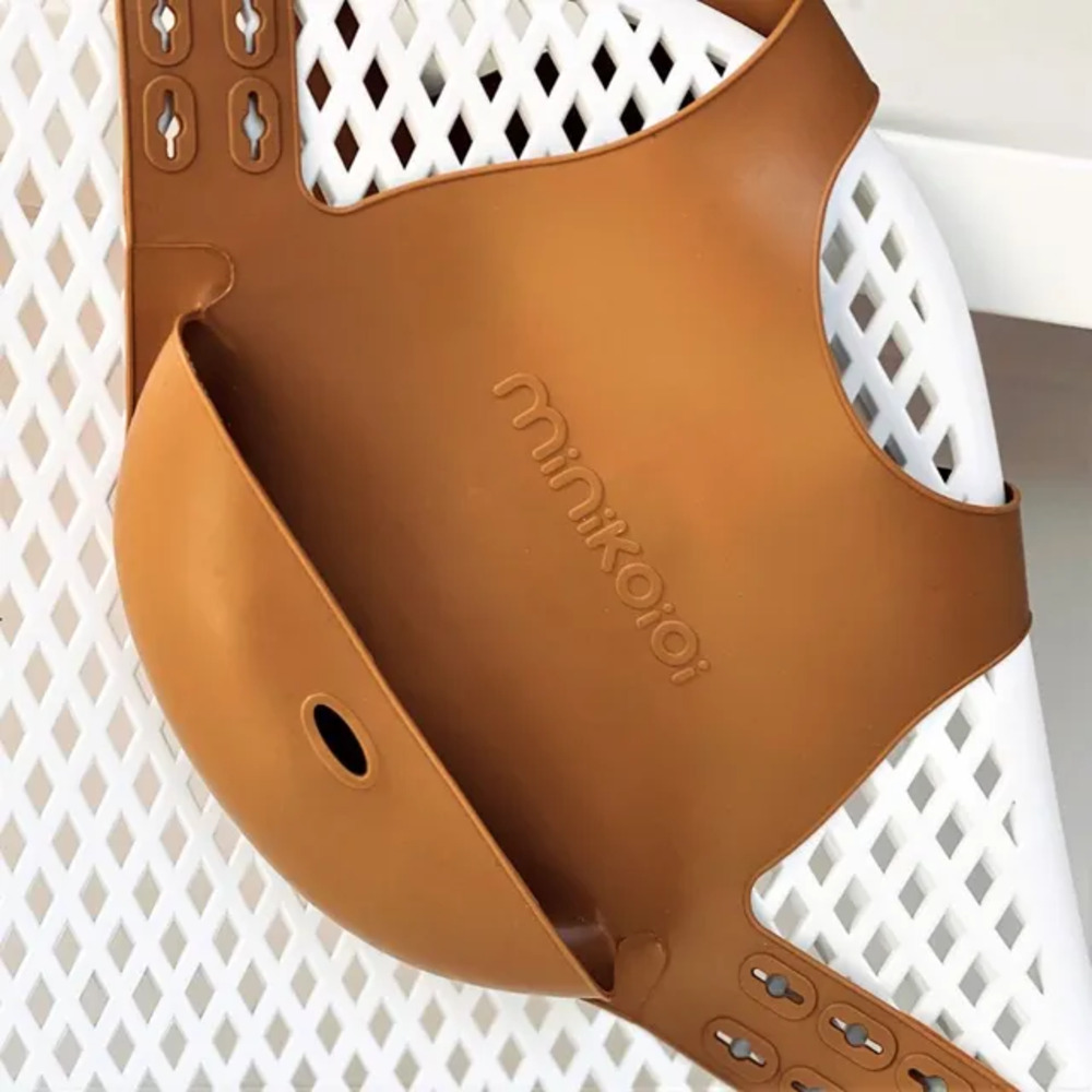 Minikoioi - Silicone Flexi Bib - Woody Brown