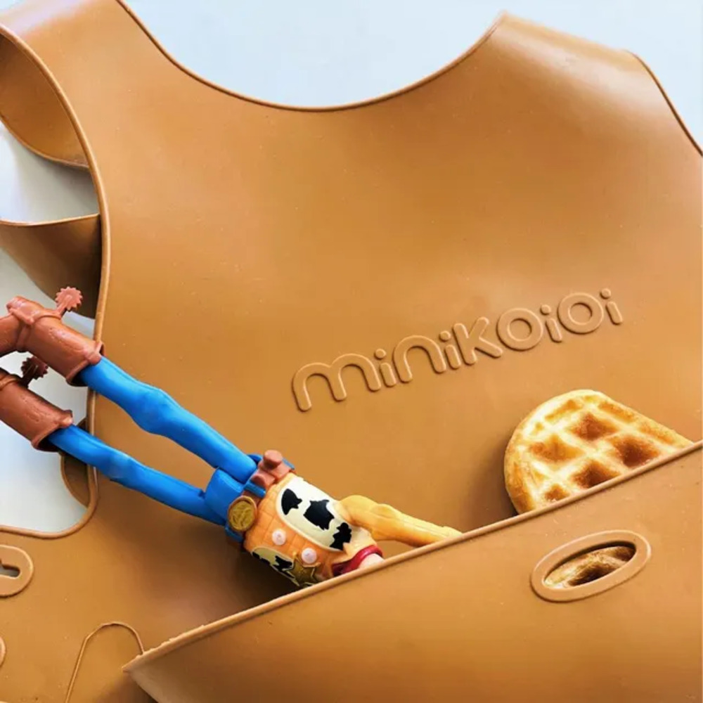 Minikoioi - Silicone Flexi Bib - Woody Brown