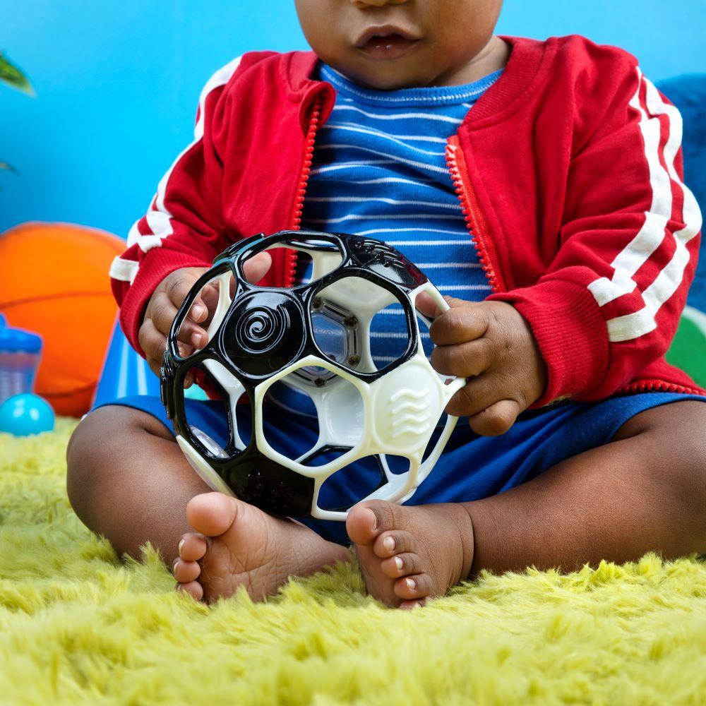 Bright Starts - Oball Grippin' Goals Rattle Soccer Ball - Black & White