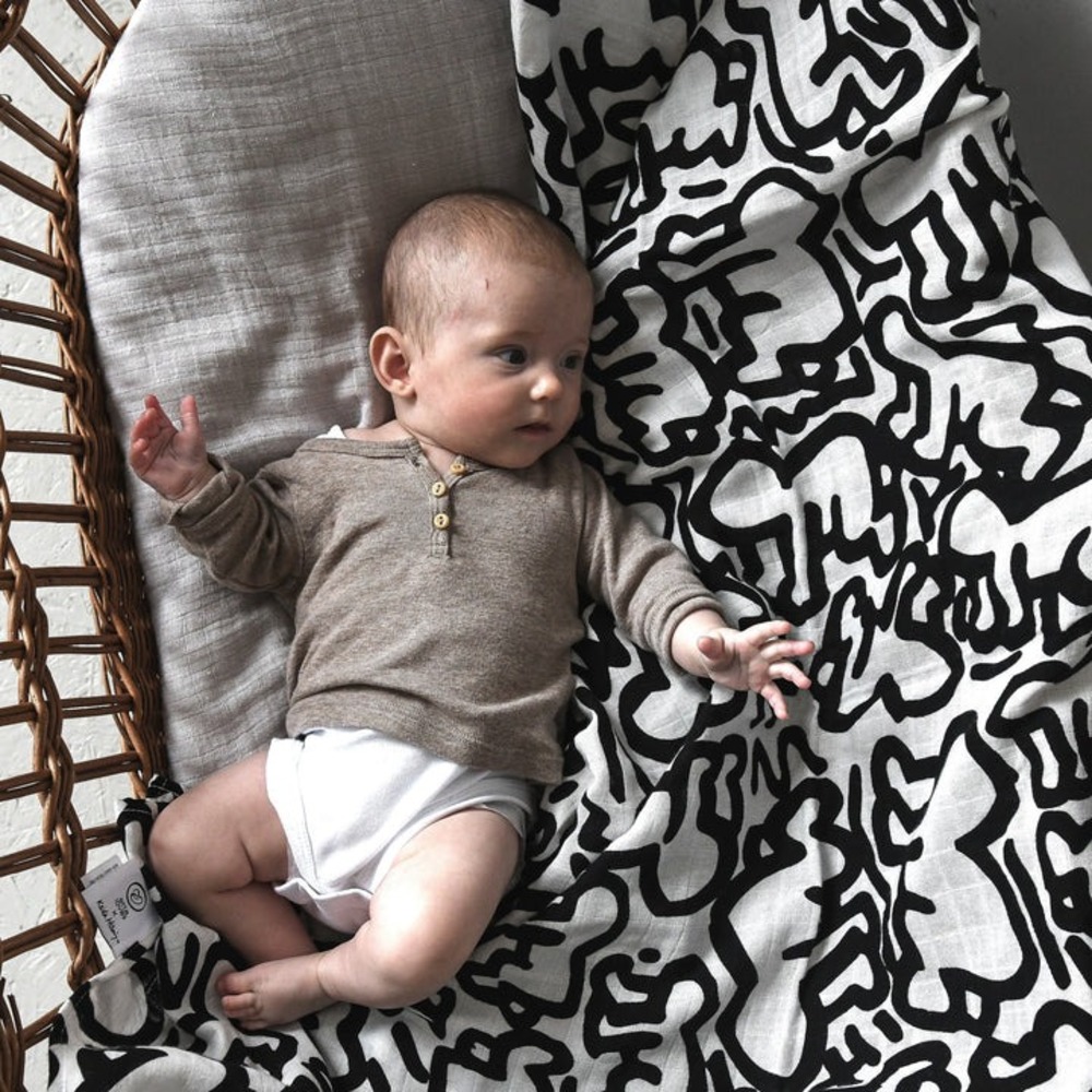 Etta Loves - Keith Haring Muslin Blanket