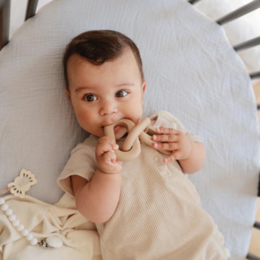 Mushie - Links Teether - Tradewinds