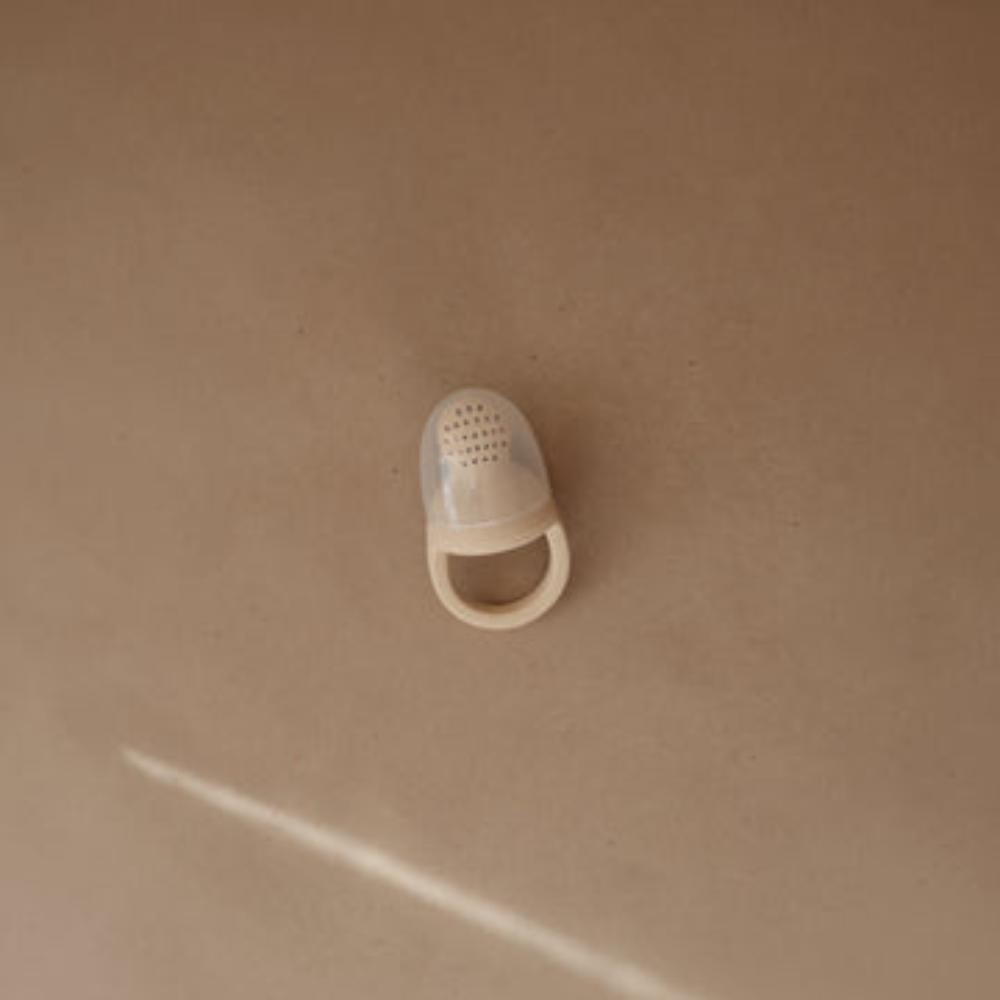 Mushie - Silicone Fresh Food Feeder - Shifting Sands
