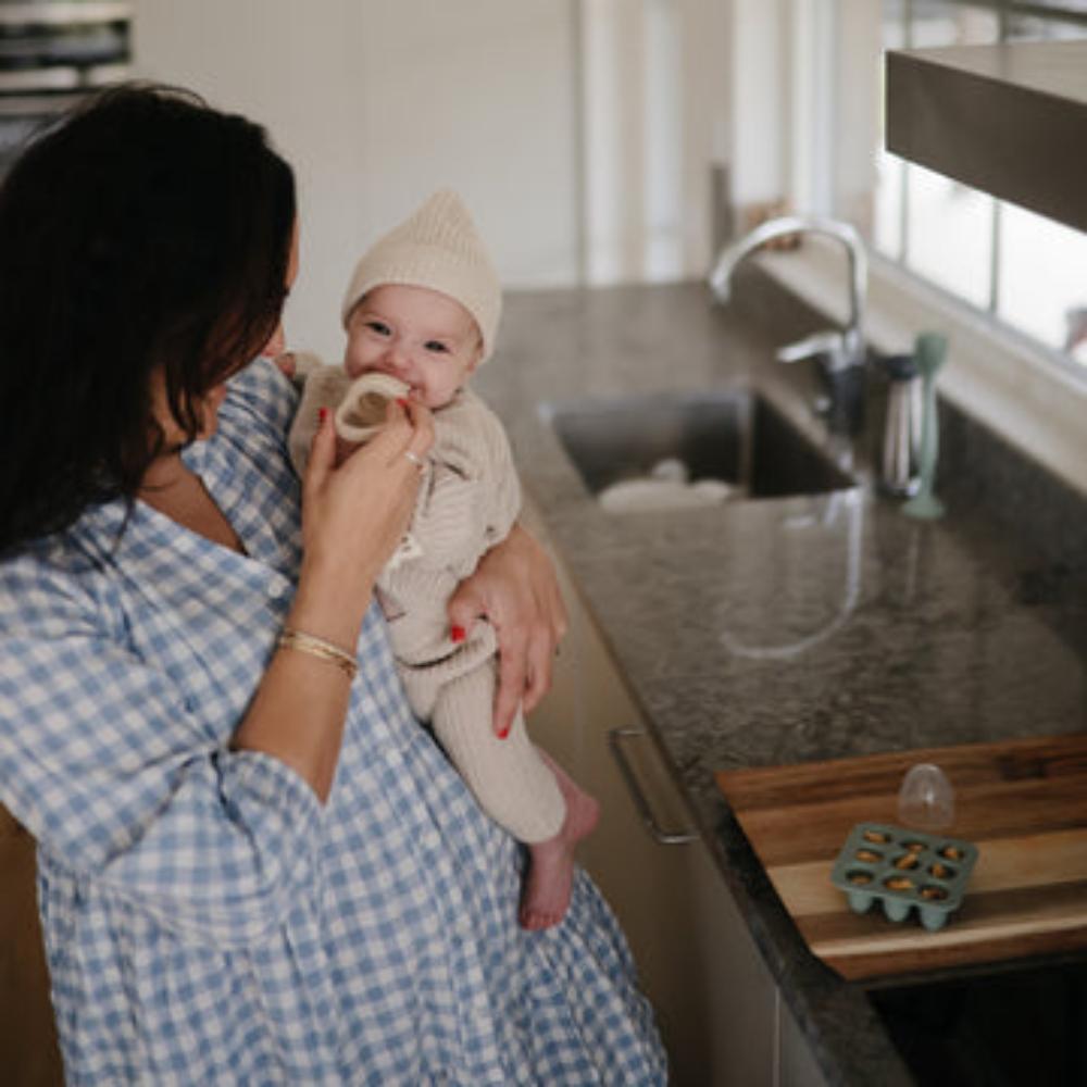 Mushie - Silicone Fresh Food Feeder - Shifting Sands