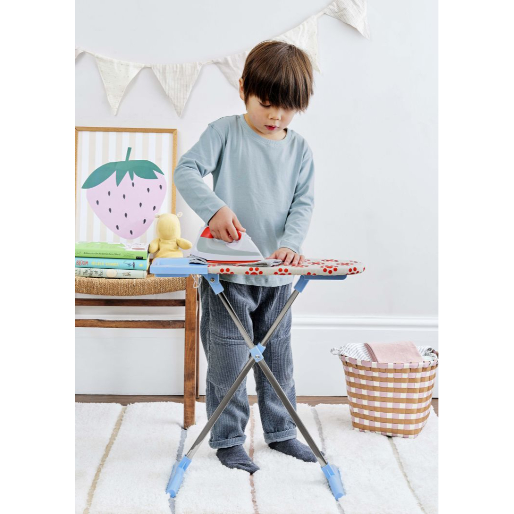 Casdon - Ironing Set Toy: Iron, board, airer, and hangers, 3+