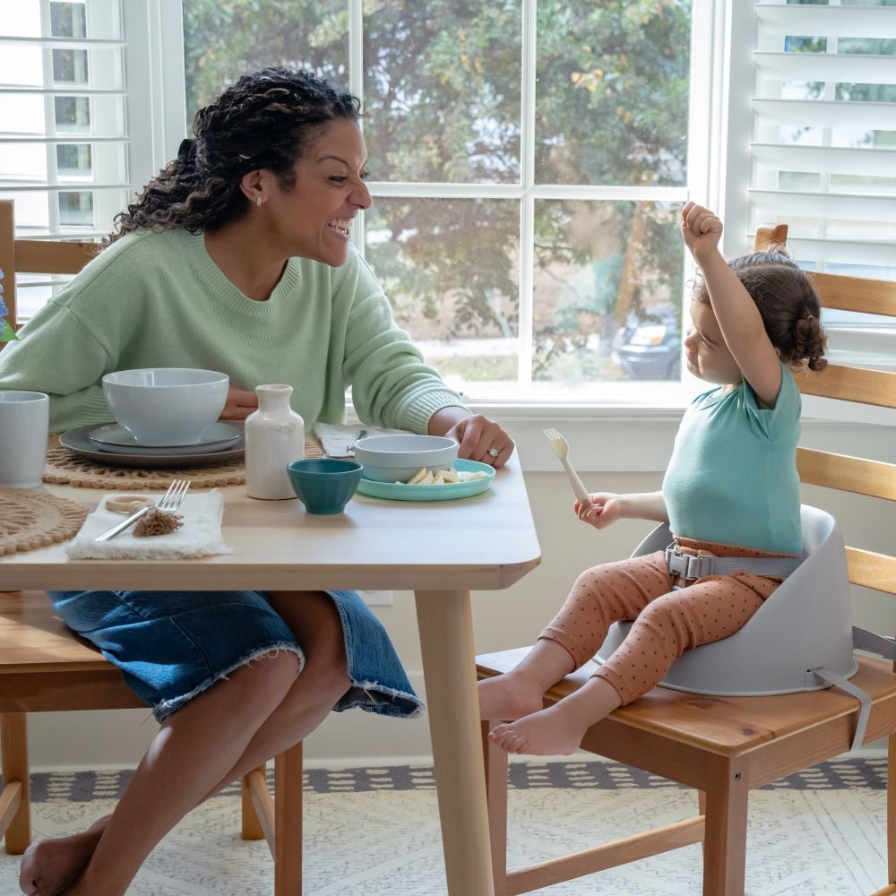 Ingenuity My Spot Easy-Clean Booster Seat – Lightweight, Easy to Clean, Fits Most Chairs, Grey, 6–36 Months