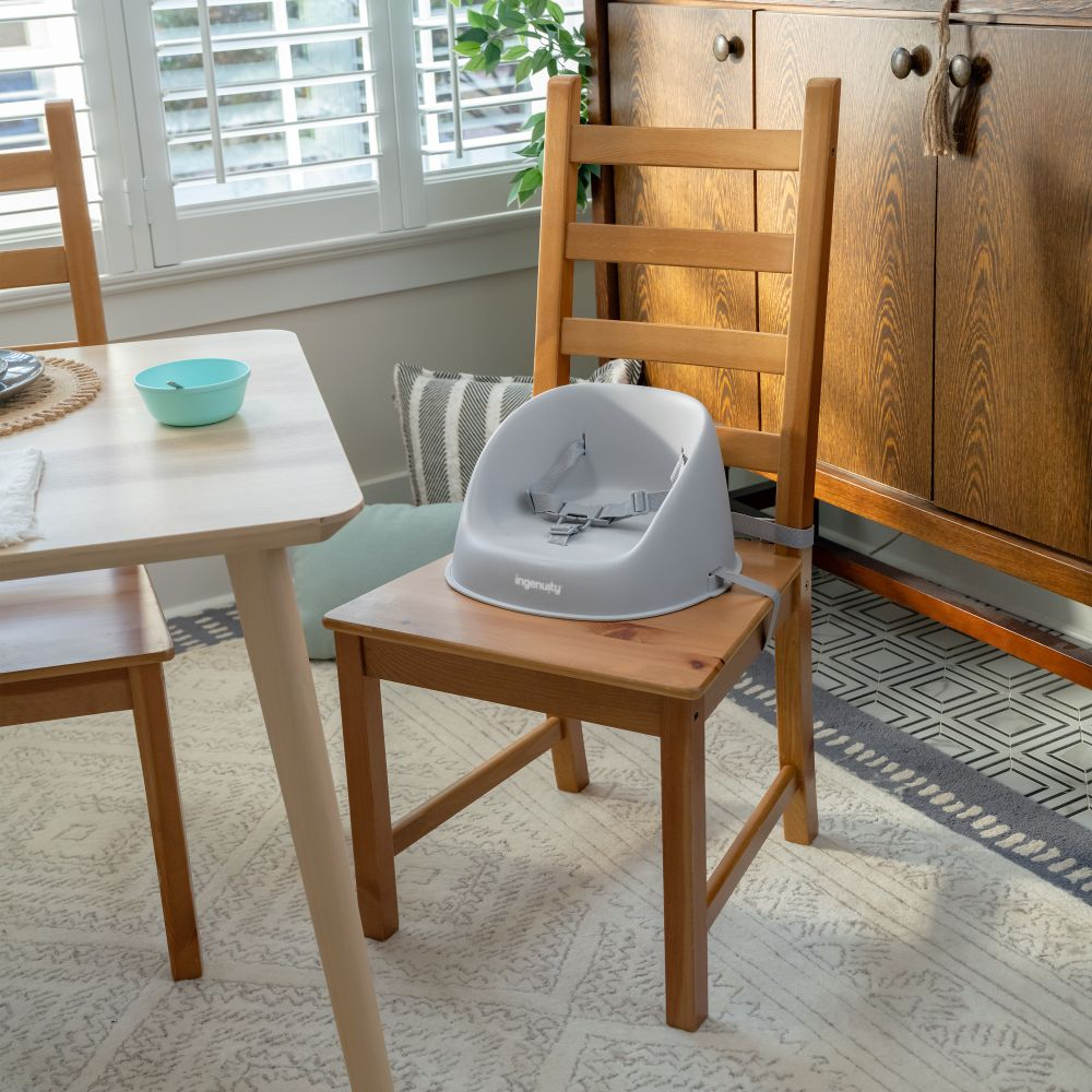 Ingenuity My Spot Easy-Clean Booster Seat – Lightweight, Easy to Clean, Fits Most Chairs, Grey, 6–36 Months