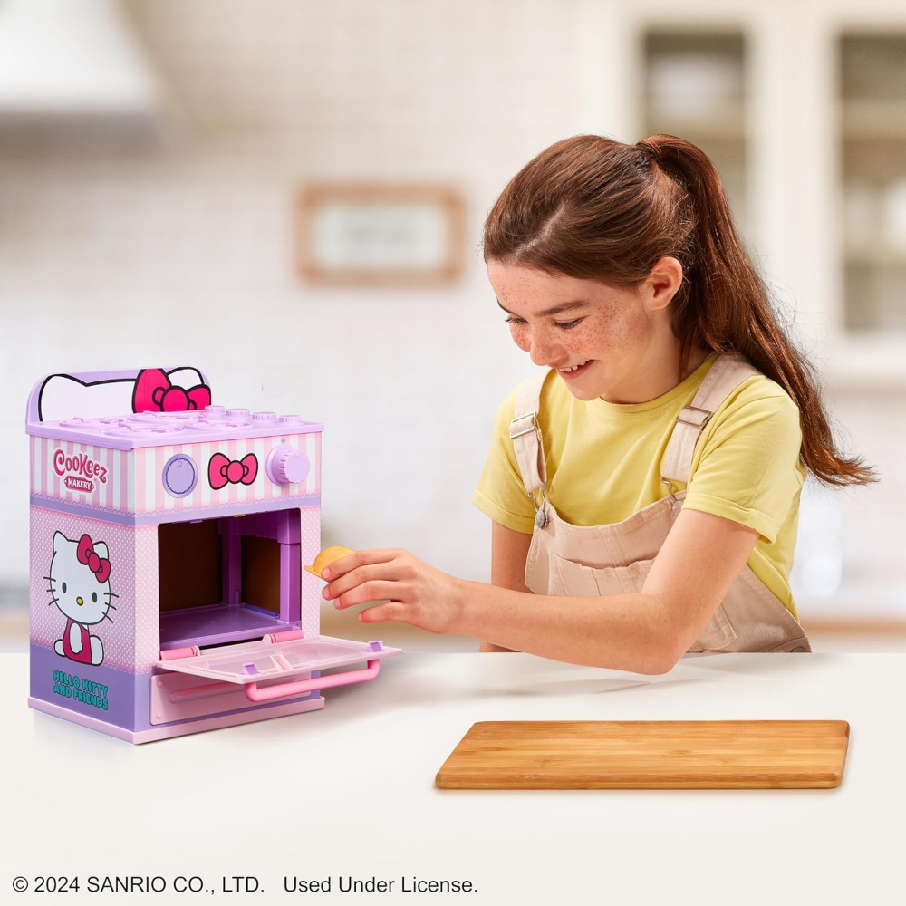 Cookeez Makery Hello Kitty Oven Treatz – Interactive Warm & Scented Plush